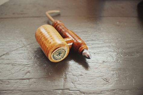 Corn cob pipe Corn Cob Pipe, Vintage Pipes, Corn Cob, Pipe Lighting, Pipes And Cigars, Corn On Cob, Botanical Beauty, Vintage Stuff, Men's Wear