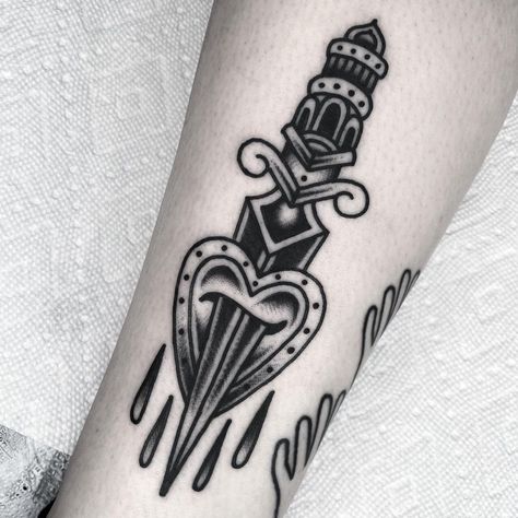 Gab Giroux | Tattoos’s Instagram profile post: “Really enjoyed doing this flash! You can never go wrong with a dagger!” Gothic Dagger Tattoo, Dagger Flower Tattoo, Old School Dagger Tattoo, Dagger Traditional Tattoo, Small Dagger Tattoo, Traditional Leg Tattoo, American Traditional Dagger, Dagger Tattoo Traditional, Flail Tattoo