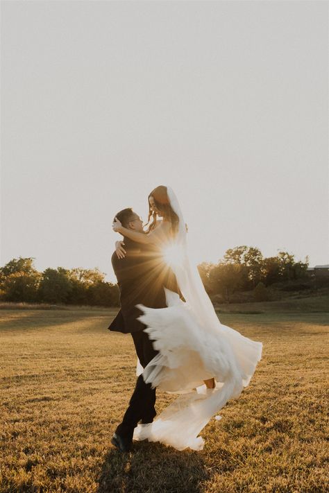 bride and groom at sunset Elopement Makeup, Boho Elopement Dress, Elopement Hair, Indie Wedding Dress, Indie Dresses, Indie Wedding, Wedding Dress Flowy, Elopement Dress, California Elopement