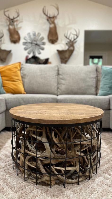 Deer Antler Coffee Table, Deer Home Decor Ideas, Hunting Living Room Decor, Decorating With Deer Antlers, Country Room Aesthetic, Antler Coffee Table, Antler Table Decor, Antler Display Ideas, Rustic Projects