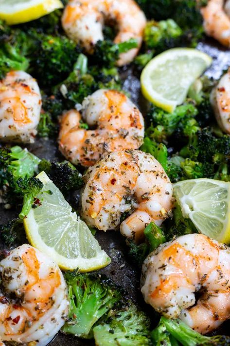 WonkyWonderful - Whole Food for the Whole Family Broccoli And Shrimp, Low Carb Shrimp Recipes, Sheet Pan Shrimp, Dinner Fresh, Pan Shrimp, Recipes Shrimp, Shrimp And Broccoli, Fresh Meals, Shrimp Dinner