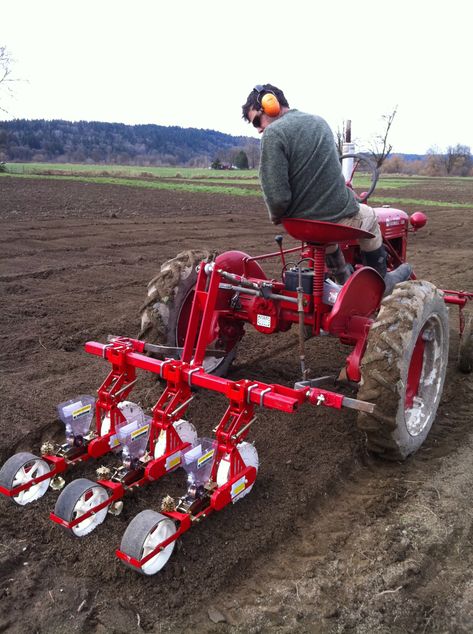 Small Farm Equipment Review Part II – The Jang Seeder – Local Roots Farm Tractor Idea, Small Tractors, Tractor Implements, Farm Plans, Old Farm Equipment, Farm Tools, Antique Tractors, Mini Farm, Old Tractors