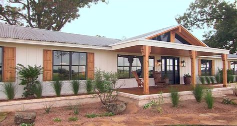 Best 'Fixer Upper' House Flips — See the Before-And-After Photos House Flips, Ranch House Remodel, Ranch House Exterior, Fixer Upper House, Upper House, Stone Exterior, Colors 2023, Home Exterior Makeover, Casa Country