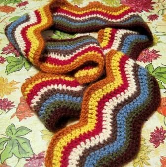 How to make a ripple crochet scarf #crochet #scarf 70s Crochet Scarf, Wavy Scarf Crochet Pattern, Crochet Ripple Scarf, 70s Scarf, Wiggly Crochet, Birthday Card For Best Friend, Crocheted Cowl, Zig Zag Scarf, Ripple Crochet