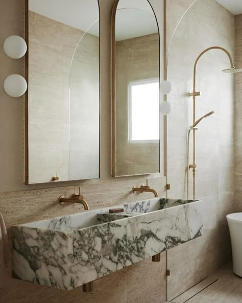 Design Eleven Co | Friday inspo ~ marble sinks and travertine walls 😍 Image via Pinterest | Instagram Marble Sink Bathroom, Travertine Bathroom, Glam Bathroom, Beautiful Bathroom Designs, Hotel Room Design, Marble Sinks, Bathroom Design Inspiration, Marble Vanity, Primary Bathroom