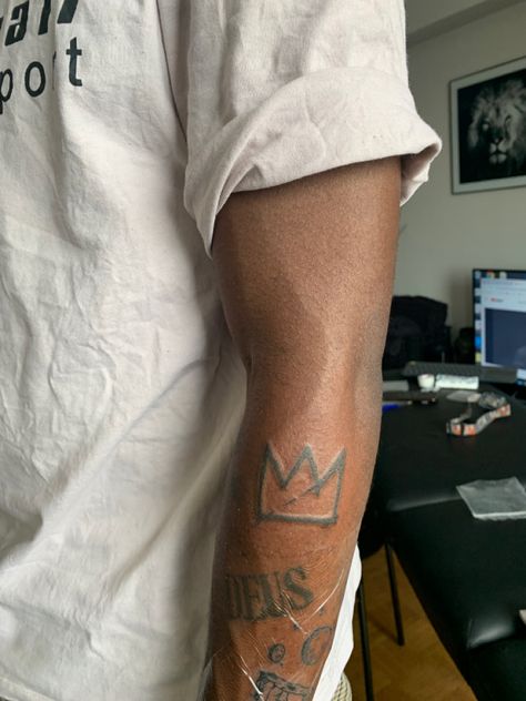 Capital Steez Tattoo, African Style Tattoos, Intimidating Tattoos, Pro Black Tattoos Ideas, Black People With Tattoos, Basquiat Crown Tattoo, Black Excellence Tattoo, Black Culture Tattoos Men, Tattoos Black Men