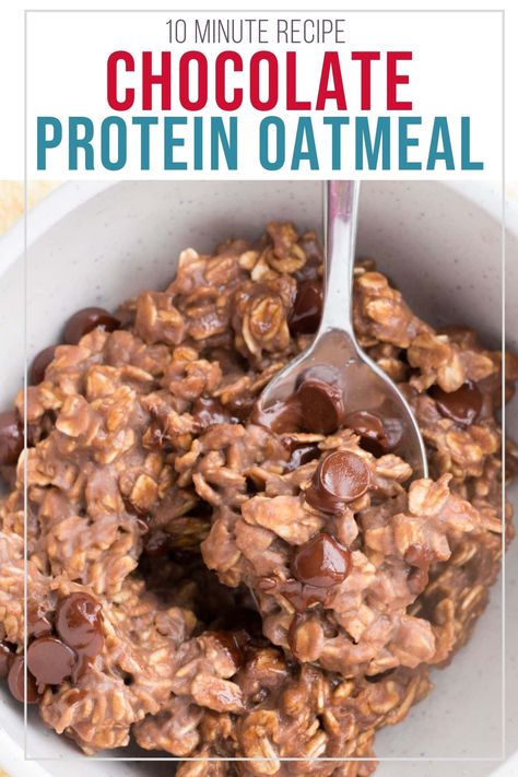 Chocolate Protein Powder Oatmeal is a healthy breakfast recipe! This protein oatmeal is made with chocolate protein powder and chocolate chips! Who doesn't want chocolate for breakfast? Protein Powder Oatmeal, Chocolate Protein Oatmeal, Healthy Breakfast Recipe, Protein Oatmeal, Healthy Food Habits, Healthy Food Menu, Lost 100 Pounds, A Healthy Breakfast, Protein Powder Recipes