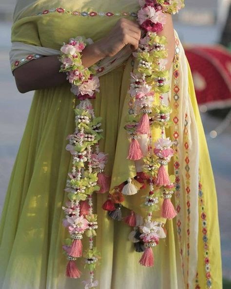 Bridal Kaleere, Flower Jewellery For Haldi, Flower Jewellery For Mehndi, Fresh Flower Jewelry, Flower Jewelry Designs, Wedding Flower Jewelry, Wedding Jewelry Sets Bridal Jewellery, Bridal Fashion Jewelry, Bridal Bangles