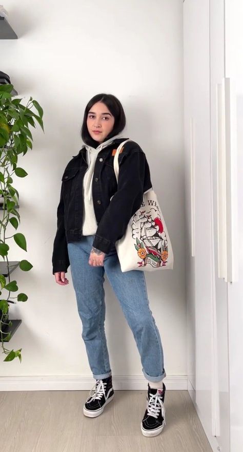 Winter Outfit Vans, Vans Sk8 Hi Outfit Woman Winter, Vans Winter Outfit, Outfits Con Vans, Estilo Vans, Outfit Vans, Jeans And Vans, Winter Fashion Outfits Casual, Outfit Mujer