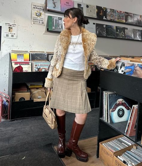 Brown Platform Boots Outfit, Platform Boots Outfit Aesthetic, Record Store Aesthetic, Platform Boots Outfit, Brown Platform Boots, Trendy Winter Jackets, Platform Knee High Boots, Store Aesthetic, Thrifted Outfit