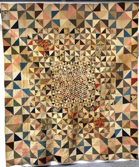 Interesting Quilts, Historical Quilts, Pinwheel Quilts, Hst Quilts, Vintage Quilts Antiques, Medallion Quilts, Chintz Fabric, Quilts Vintage, Triangle Quilts