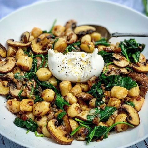 Mandy Miller Simmonds🍴 on Instagram: “Gnocchi, with spinach, mushrooms, burrata & truffle oil. ⠀⠀⠀⠀⠀ ⠀⠀⠀⠀⠀⠀⠀⠀⠀ Ready in just 15 minutes, all cooked in one pan and comes in at…” Mushroom Truffle Gnocchi, Truffle Gnocchi, Gnocchi Mushroom, Fresh Gnocchi, Gnocchi With Spinach, Chicken Traybake, Tomato Orzo, Chestnut Mushrooms, Mushroom Spinach