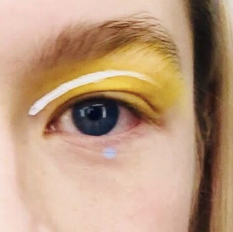 Jules Eye Makeup, Euphoria Makeup Jules, Doniella Davy, Jules Euphoria Makeup, Jules Makeup, Artsy Makeup, Hunter Schafer, Euphoria Makeup, Graphic Makeup