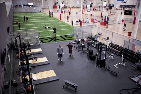 Our installation at STARS training facility is as top notch as their facility! http://www.starssocal.com/ l sports l sports training l football l soccer l basketball l professional sports Sports Training Facility, Warehouse Gym, Dream Gym, Gym Design Interior, Basketball Tricks, Gym Plan, Gym Facilities, Gym Setup, Open Gym