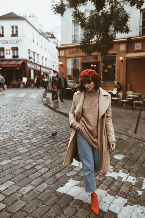 Hm Sweater, Street Portrait, Paris Mode, Moda Paris, Fashion Photography Inspiration, Fall Photoshoot, Street Fashion Photography, Outfit Inspiration Fall, French Chic