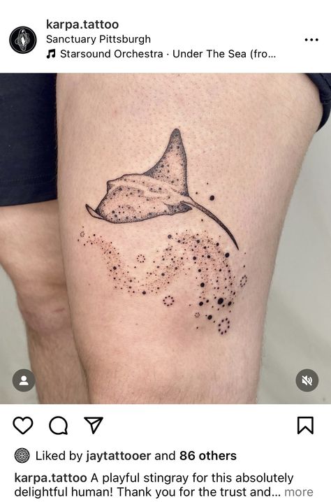 Cownose Stingray Tattoos, Stingray Leg Tattoo, Small Sting Ray Tattoos, Fine Line Sting Ray Tattoo, Manta Ray Sternum Tattoo, Cool Stingray Tattoo, Scrapbook Drawings, Sting Ray Tattoo, Risen Art