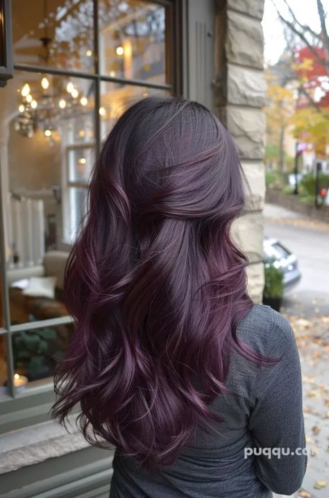 Discover trendy brunette hair color ideas. Explore stunning shades and find inspiration for a gorgeous transformation. #hair #color #ideas #for #brunettes Cute Hair Dye Ideas For Brunettes, Purple Balayage Hair, Violet Hair Color, Purple Brown Hair, Violet Hair Colors, Purple Hair Highlights, Hair Color Plum, Κούρεμα Bob, Dark Purple Hair