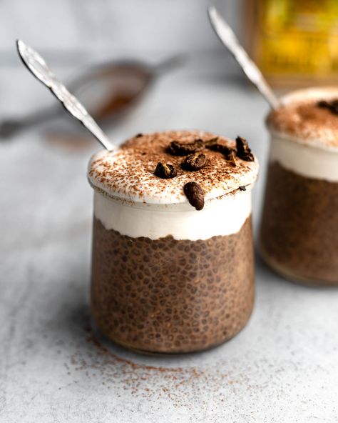 Laced with coffee and chocolate, this Mocha Chia Pudding can be a decadent breakfast or mid-day treat. Just combine all the ingredients, refrigerate for at least an hour or overnight, and inhale. Chai Pudding, French Coconut Pie, Healthy Protein Breakfast, Chia Pudding Recipes Healthy, Overnight Chia Pudding, Make Taco Seasoning, Banana Chia Pudding, Chia Recipe, Coconut Chia Pudding