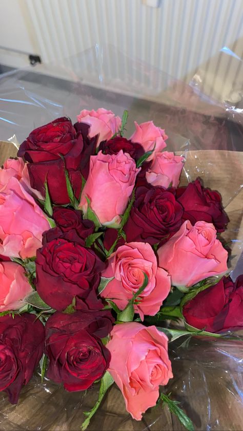 Red/Pink Roses Pink Rose Bouquet Birthday, Red And Pink Rose Bouquet, Pink And Red Roses Bouquet, Pink And Red Roses, Orange Rose Bouquet, Disco Aesthetic, Pink Rose Bouquet, Red And Pink Roses, Red Rose Bouquet