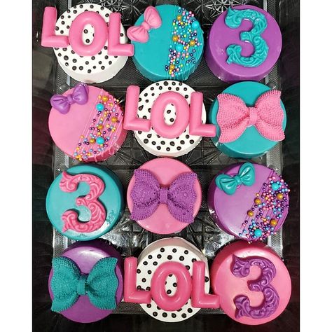 Lol Surprise Birthday Treats, Lol Surprise Cookies, Lol Surprise Cupcakes, Lol Cupcakes, Lol Birthday Party Ideas, Lol Party Ideas, Surprise Cookies, Lol Surprise Birthday Party, Lol Birthday Party