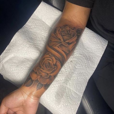 Rose Arm Tattoo Men, Arm Tattoos Black, Earthy Tattoos, Girl Neck Tattoos, Hand Tattoos For Girls, Cute Hand Tattoos, Pretty Hand Tattoos, Forearm Sleeve, Forarm Tattoos