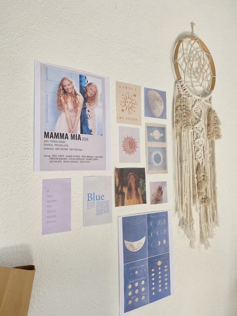 Abba Room Decor, Mamma Mia Inspired Room Decor, Mama Mia Inspired Bedroom, Mama Mia Dorm Room, Mamma Mia Aesthetic Room Decor, Mamma Mia Inspired Bedroom, Mamma Mia Bedroom Ideas, Mamma Mia Themed Bedroom, Mamma Mia Inspired Room