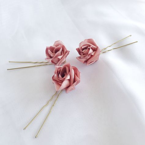 Dusty Rose Hair, Dusty Pink Roses, Pink Flower Hair Clip, Pink Flower Hair, Flower Girl Hair Accessories, Flower Girl Accessories, Flower Hair Pieces, Flower Girl Hairstyles, Rose Hair