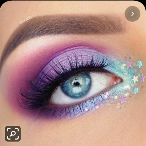 Eyeliner For Your Eye Shape, Simple Eyeliner Tutorial, Unicorn Eyeshadow, Unicorn Makeup Halloween, Green Mascara, Bright Pink Lipsticks, Glossy Eyeshadow, Pink Lips Makeup, Pink Mascara