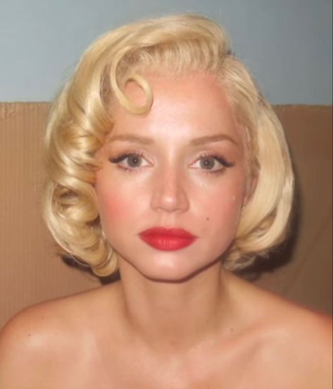 Blonde Movie, Short Blonde Bobs, Blonde Hair Makeup, French Bob, Doll Eye Makeup, Short Blonde, Blonde Bobs, Blonde Bombshell, Short Blonde Hair