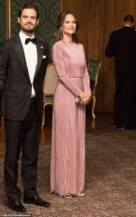 Princess Sofia Style, Princess Sofia Of Sweden Style, Sofia Of Sweden, Engagement Look, Princess Sofia Of Sweden, Royal Clothes, Princess Sophia, Sweden Fashion, Swedish Royalty