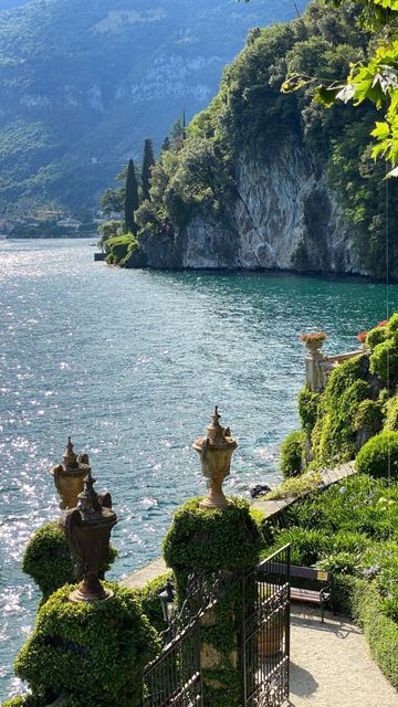 Lake Como In Spring, Italian Villa Aesthetic, Villa Aesthetic, Villa Balbianello, Vacation Money, Villa Del Balbianello, Italy Villa, Tuscany Villa, Villas In Italy