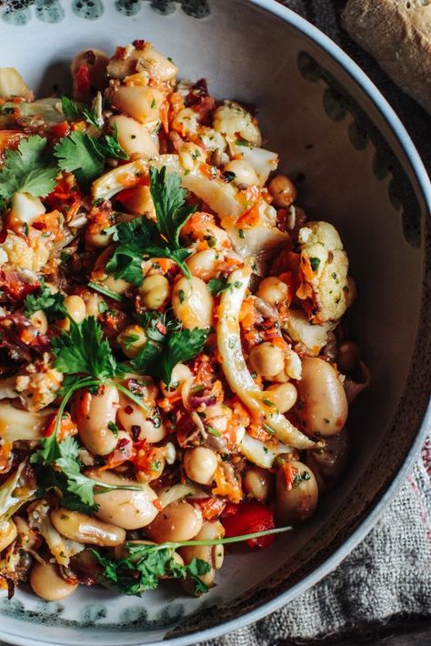 Roast Salad, Roast Cauliflower, Roasted Tomato Salsa, White Bean Salad, Roasted Fennel, One Pot Dinners, White Bean, Bean Salad, Cauliflower Recipes