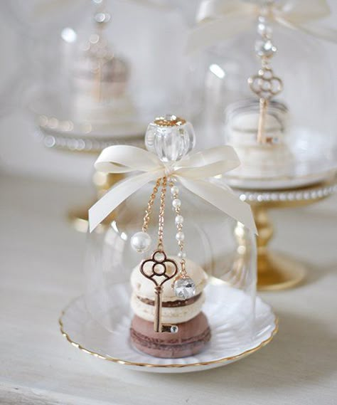 Heirloom Keepsakes | by Paige Smith Mini Dessert Dome www.heirloomkeepsakes.ca Decoration Communion, Cloche Decor, On The Top, Mini Desserts, Glass Dome, High Tea, Macaroons, Wedding Favours, Sweet 16