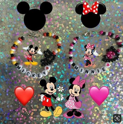 Minnie Mouse Beaded Bracelet, Mickey Mouse Clay Bead Bracelet, Minnie Mouse Bracelet, Disneyland Bracelet Ideas, Disneyland Bracelets, Duo Bracelet Ideas, Character Bracelets, Mickey Mouse Bracelet, Disney Bracelets