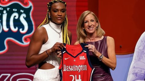 As It Happens5:40Canadian Aaliyah Edwards is headed to the WNBA. Her high school coach couldn't be prouderHigh school basketball coach Karlyn Pixley says she always knew Aaliyah Edwards would achieve her childhood dream of playing in the WNBA.Edwards, 21, of Kitchener, Ont., was picked sixth overall by the Washington Mystics at the WNBA draft on Monday night. "It's amazing. It's a dream come true, and to actually walk your dream, it means a lot," Edwards said, her voice breaking, as she receive... Aaliyah Edwards, Washington Mystics, Edward Said, Uconn Womens Basketball, Childhood Dream, School Basketball, Her Voice, Basketball Coach, Dream It