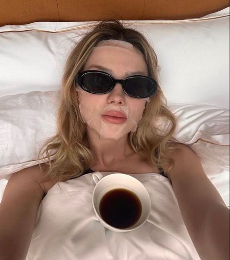 Must have prada sunglasses Fall 23, Angel Girl, Vogue Beauty, Aesthetic Picture, Prada Sunglasses, Models Off Duty, French Girl, Star Girl, Just Girly Things