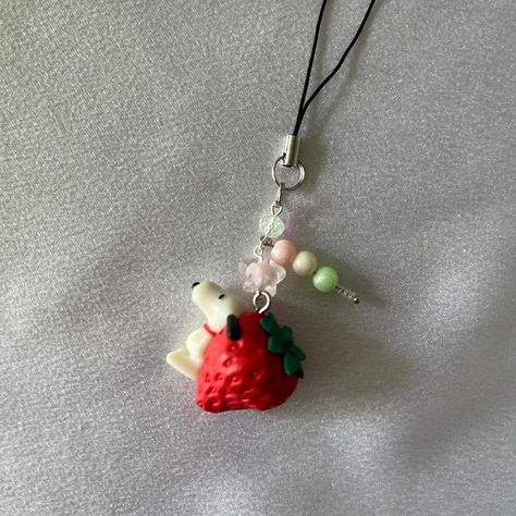 Snoopy Clay Charm, Snoopy Strawberry, Snoopy Clay, Snoopy Crafts, Trinkets Collection, Unicorns And Mermaids, Cosplay Diy, Cute Little Things, Clay Charms