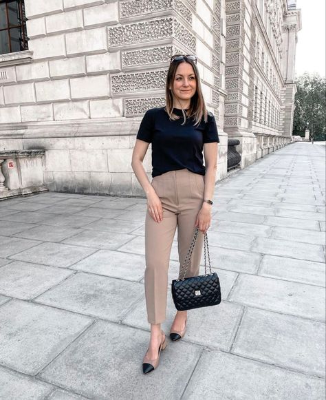 Casual Neutral Outfits, Simple Work Outfits, Chicago Outfit, Summer Office Outfits, Zara Trousers, Smart Casual Women, Stylish Fall Outfits, Casual Chique, Business Casual Outfits For Work