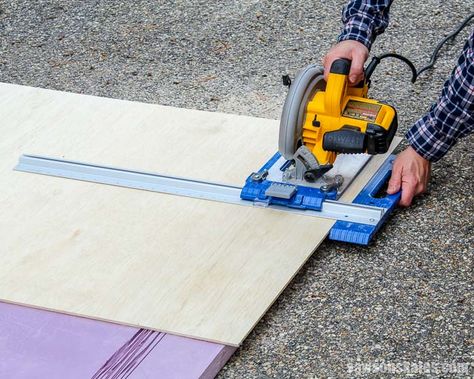 Love these tips for using power tools like a circular saw and Kreg Rip-Cut to cut plywood for DIY projects. #sawsonskates Circular Saw Jig, Small Table Saw, Farmhouse Entry Table, Diy Handyman, Wood Carving Tools Knives, Skill Saw, Dremel Wood Carving, Homemade Diy, Woodworking Hand Tools