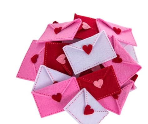 Amazon.com: VALENTINE’S DAY Decor Felt Heart Love Envelopes Notes Filler Table Scatter 30 Pieces : Handmade Products Toddler Valentine Crafts, Felt Envelope, Valentines Envelopes, How To Make Decorations, Felt Heart, Crafts For Kids To Make, Simple Valentine, Valentines Day Decorations, Heart Love