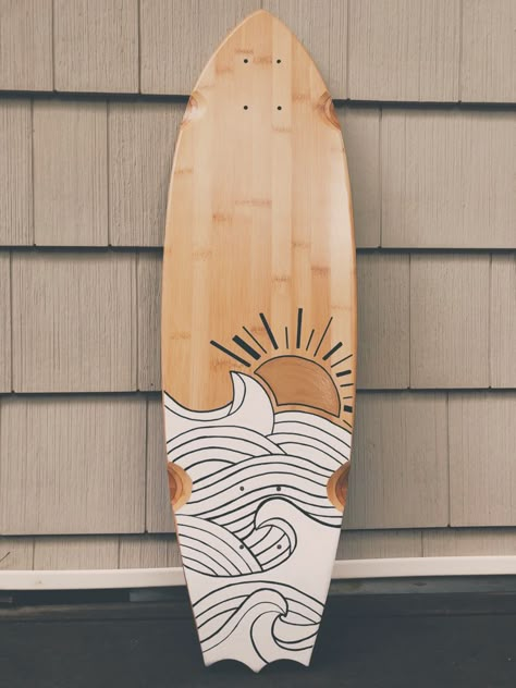 Surfboard Painting Board Art, Longboard Painting Ideas, Shark Surfboard, Surfboards Artwork, Surfboard Art Design, Surfboard Wax, Painted Skateboard, Surfboard Painting, Beachy Room Decor