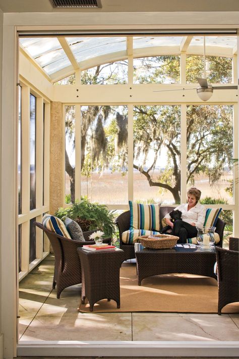 Sunny Screened Porch Screen In Porch, Outdoor Screen Room, Screened In Porch Furniture, Veranda Design, Screened Porch Decorating, Brick Porch, Porch And Patio, Porch Kits, Patio Design Ideas