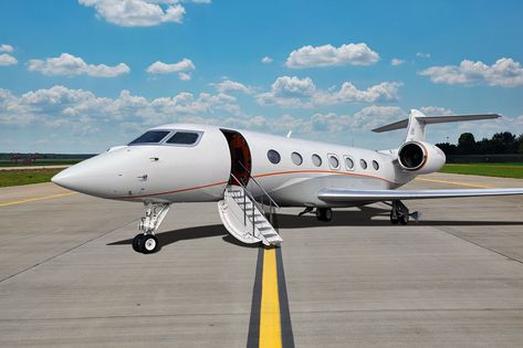 2020 Gulfstream G500 - Made by Gulfstream Aerospace is NOW on sale at the top market place of Jet Ultra Long Range & Large Cabin aircraft Gulfstream G500, Large Cabin, Gulfstream Aerospace, Planes For Sale, Cessna Citation, Private Planes, Aircraft Sales, King Air, Commercial Plane