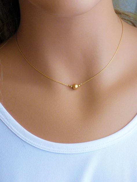 Neck Chains Gold Simple Delicate Necklaces, Simple Chain Designs Gold, Jewelry Necklace Simple, Gold Jewels Design, Tiny Necklace, Modern Gold Jewelry, Gold Jewelry Simple Necklace, Gold Chain Design, Gold Necklace Simple