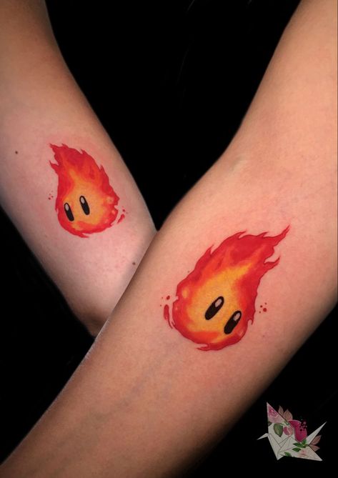 Minimal Fire Tattoo, Cute Fire Tattoo, Fire Tatoos Ideas, Fire And Ice Tattoo Ideas, Realistic Fire Tattoo, Fire Tattoo For Men, Tattoo Ideas Fire, Tattoo Fogo, Fogo Tattoo