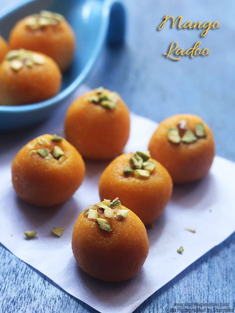 mango ladoo recipe with step by step pictures.mango ladoo recipe with coconut. Dessert Indian, Rava Laddu Recipe, Laddoo Recipe, Egyptian Desserts, Desi Desserts, Indian Mithai, Mango Recipe, Podi Recipe, Recipe Mango