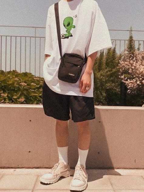 Baggy Clothes Aesthetic, Streetwear Fashion Men, Mens Shorts Outfits, Trendy Boy Outfits, Mens Casual Outfits Summer, Baggy Clothes, Street Style Outfits Men, Mens Casual Dress Outfits, Men Stylish Dress