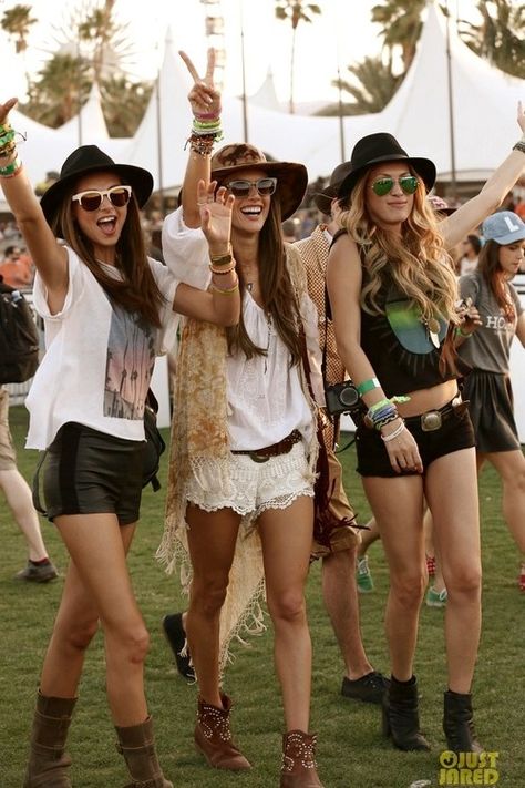 Moda Coachella, Look Da Festival, Moda Hippie, Coachella Music Festival, Festival Chic, Look Festival, Festival Trends, Fest Outfits, Estilo Hippy