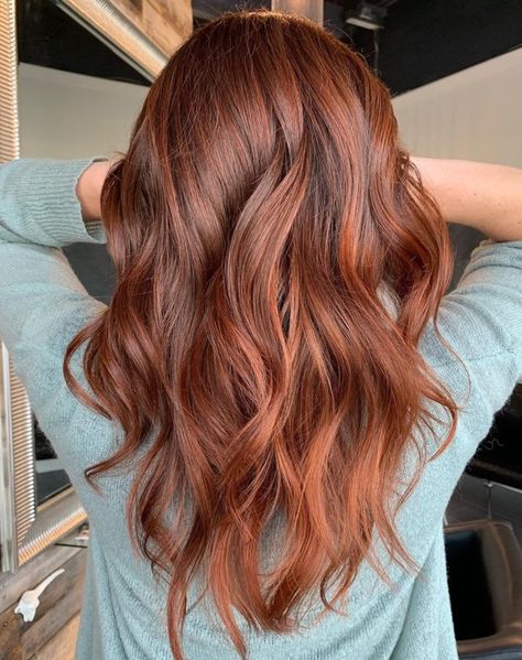 Chocolate and Cinnamon Red Balayage Pinkish Brown Hair, Light Red Hair, Light Auburn Hair, Red Hair Looks, Cinnamon Red, Cinnamon Hair, Shades Of Red Hair, Red Ombre Hair, Red Blonde Hair