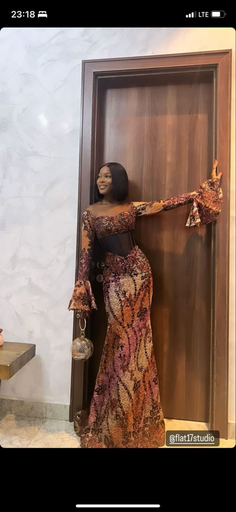 Chocolate Brown Lace Asoebi, Modest Nigerian Dress, Brown Ankara Dress Styles, Coffee Brown Lace Asoebi Styles, Creative Outfits Black Women, Owanbe Styles For Ankara, Nigerian Ankara Dresses, Owambe Ankara Styles, Damask Dress Styles Nigeria